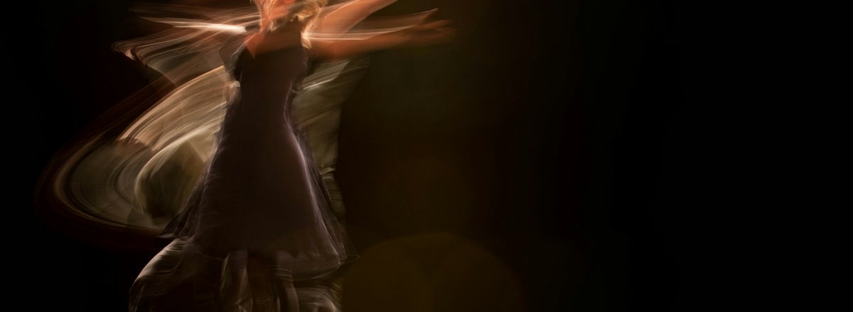 Decorative element: Dancer on stage in motion
